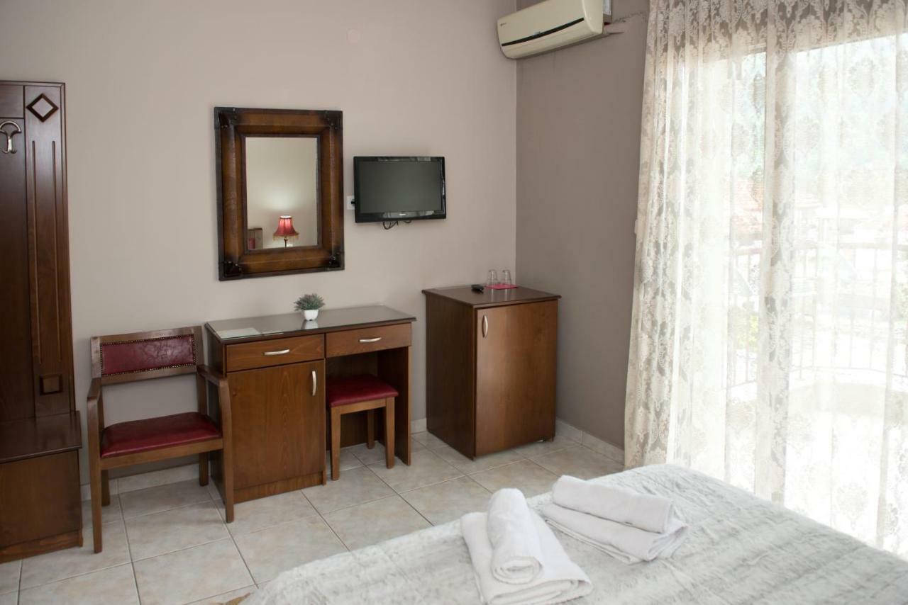 Hotel Philippion Káto Loutrákion Exterior foto